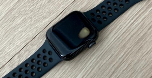FOTO // Apple Watch SE poate cauza arsuri utilizatorilor. Defectul, de natură hardware, se manifestă subit
